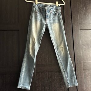 American Eagle Jegging Lightwash Low Rise Jeans